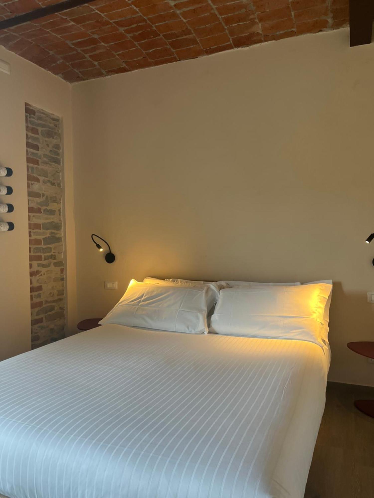 Le Cornici - Cascina Di Charme Hotel Diano dʼAlba Kültér fotó