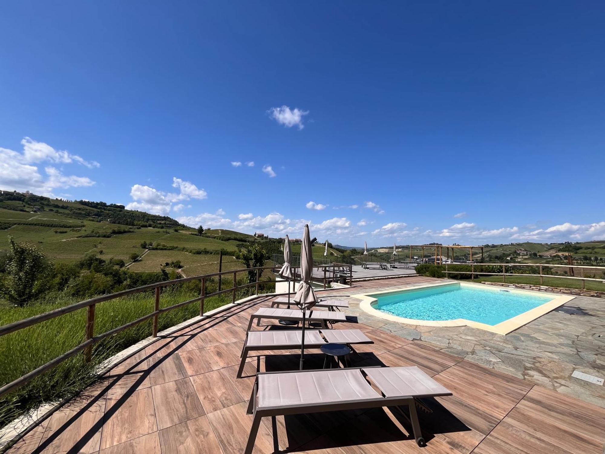 Le Cornici - Cascina Di Charme Hotel Diano dʼAlba Kültér fotó