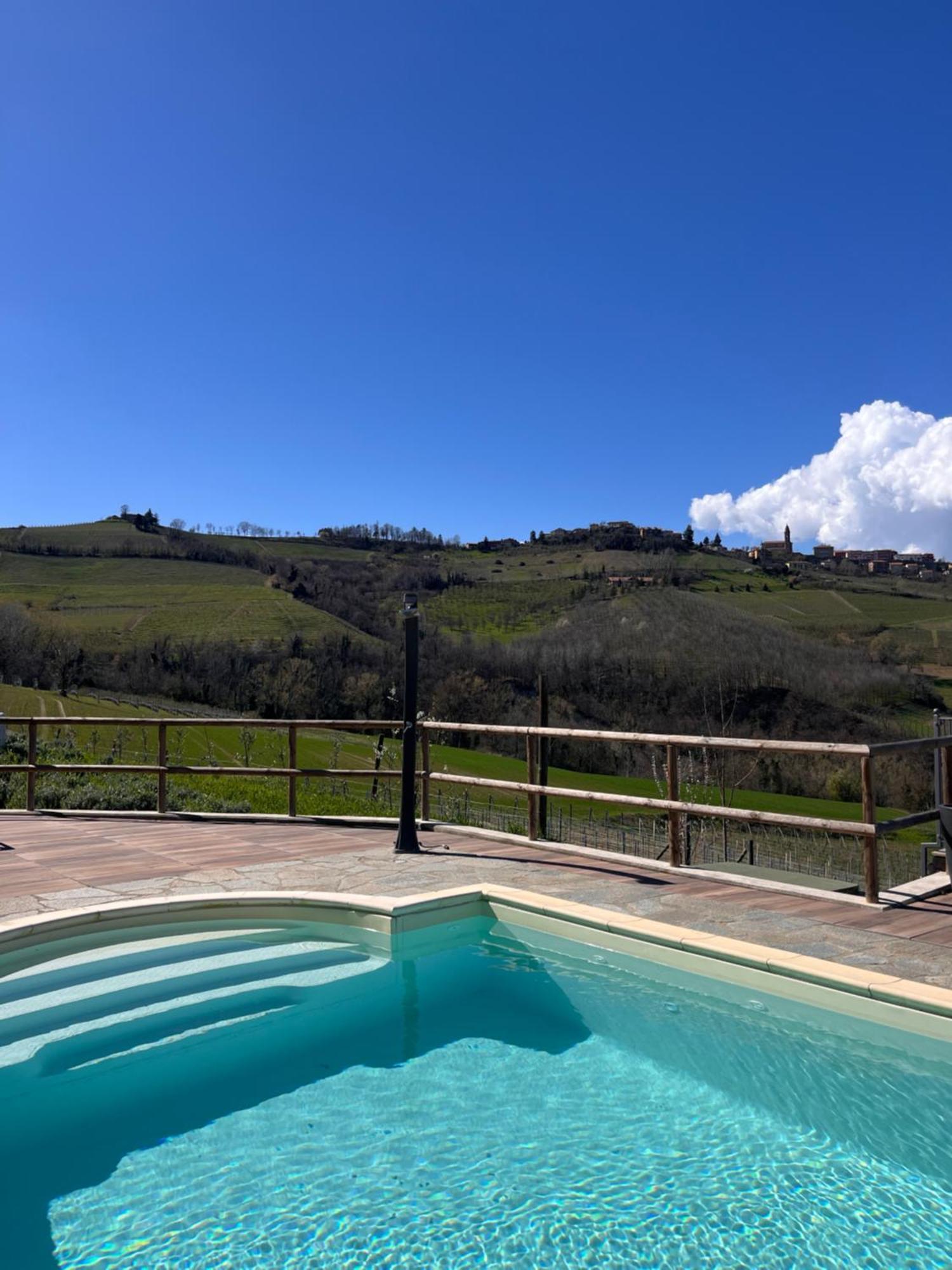 Le Cornici - Cascina Di Charme Hotel Diano dʼAlba Kültér fotó